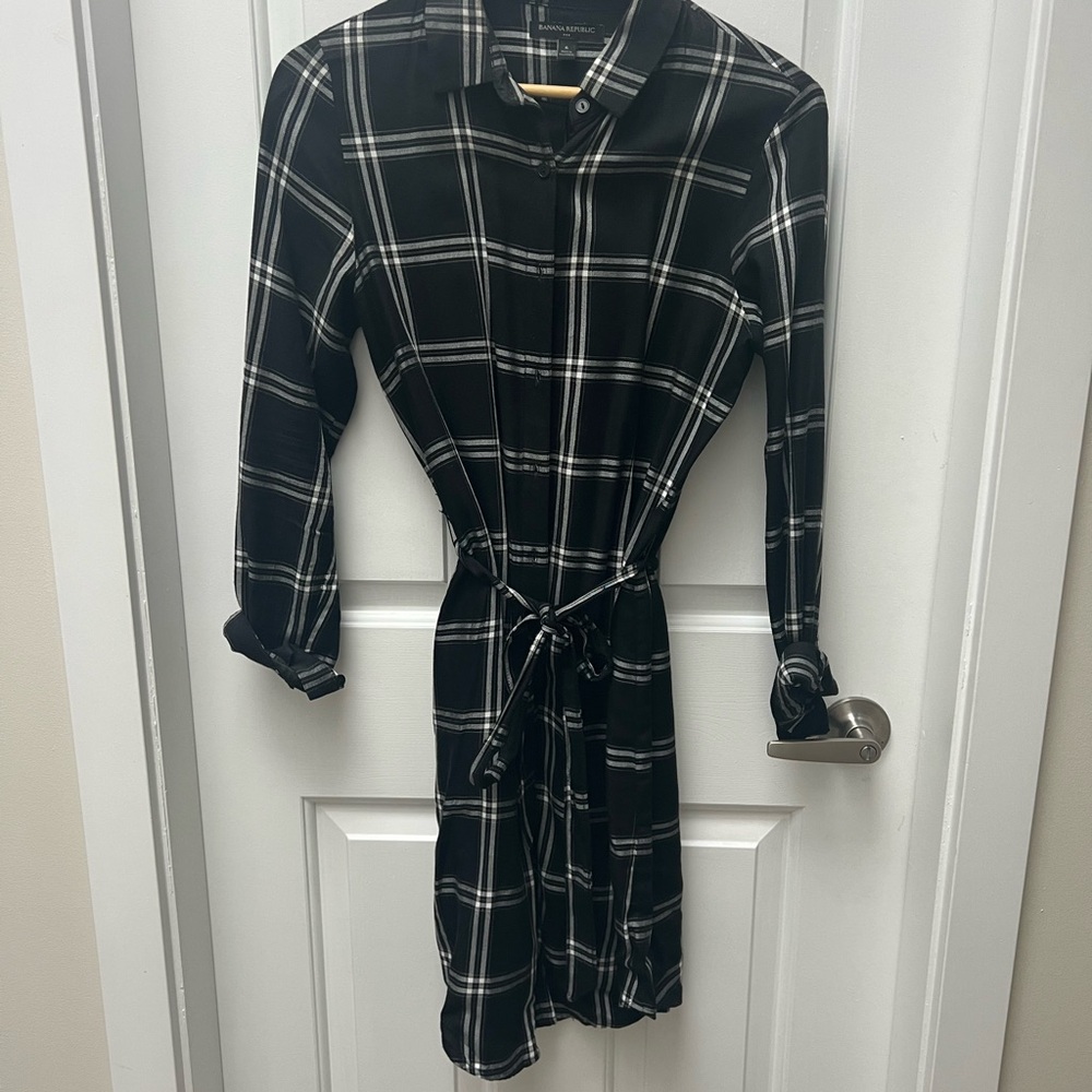 Banana Republic Black and White Checkered Long Sleeve  shirt Dress